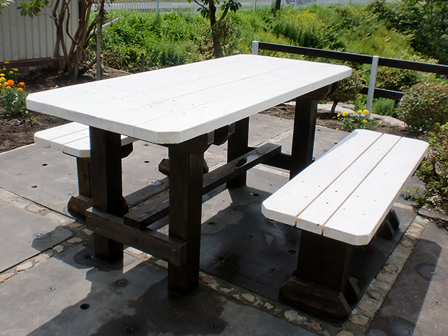ベンチ・テーブル01